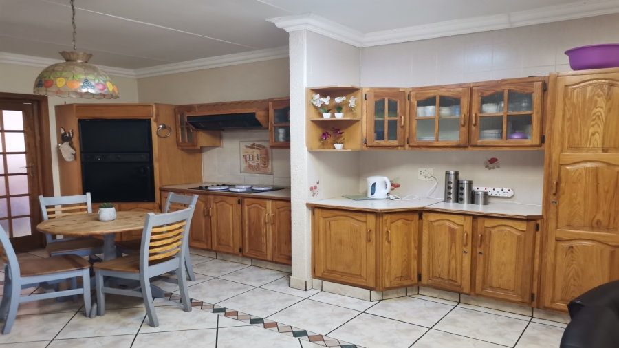 5 Bedroom Property for Sale in Miederpark North West